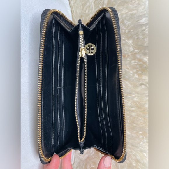 Patent Leather Continental Wallet - Picture 5 of 5